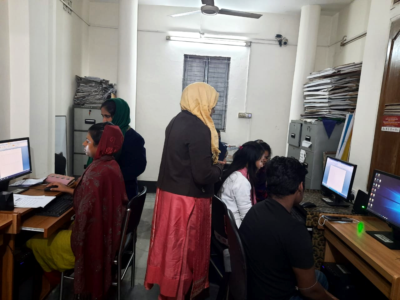 Basic Computer Training - gallery - Bangladesh Center for Workers ...